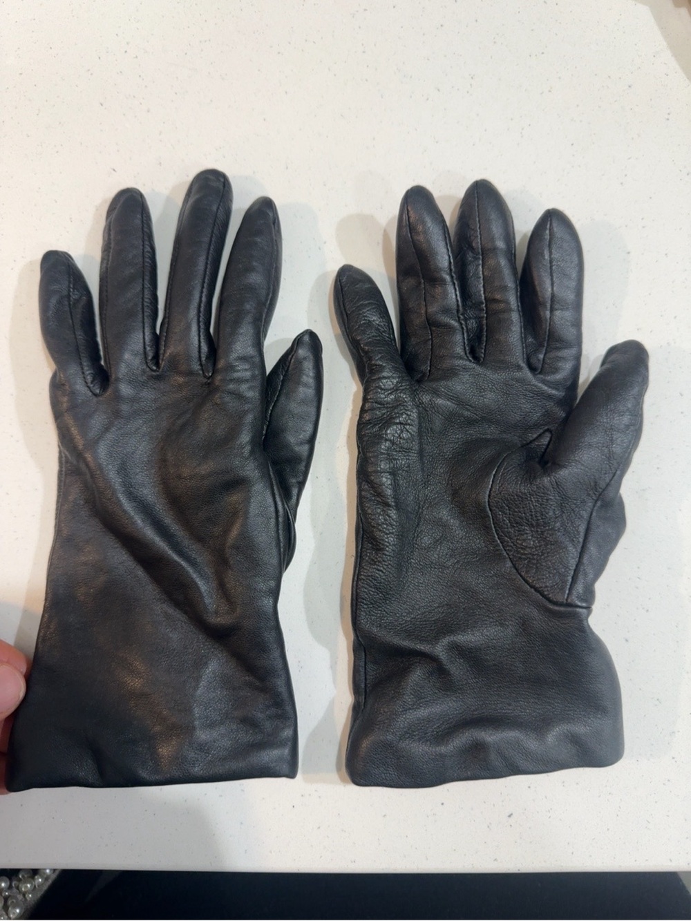 Nordstrom Genuine Leather Gloves with 100% Cashmere Lining – Black – Size 8